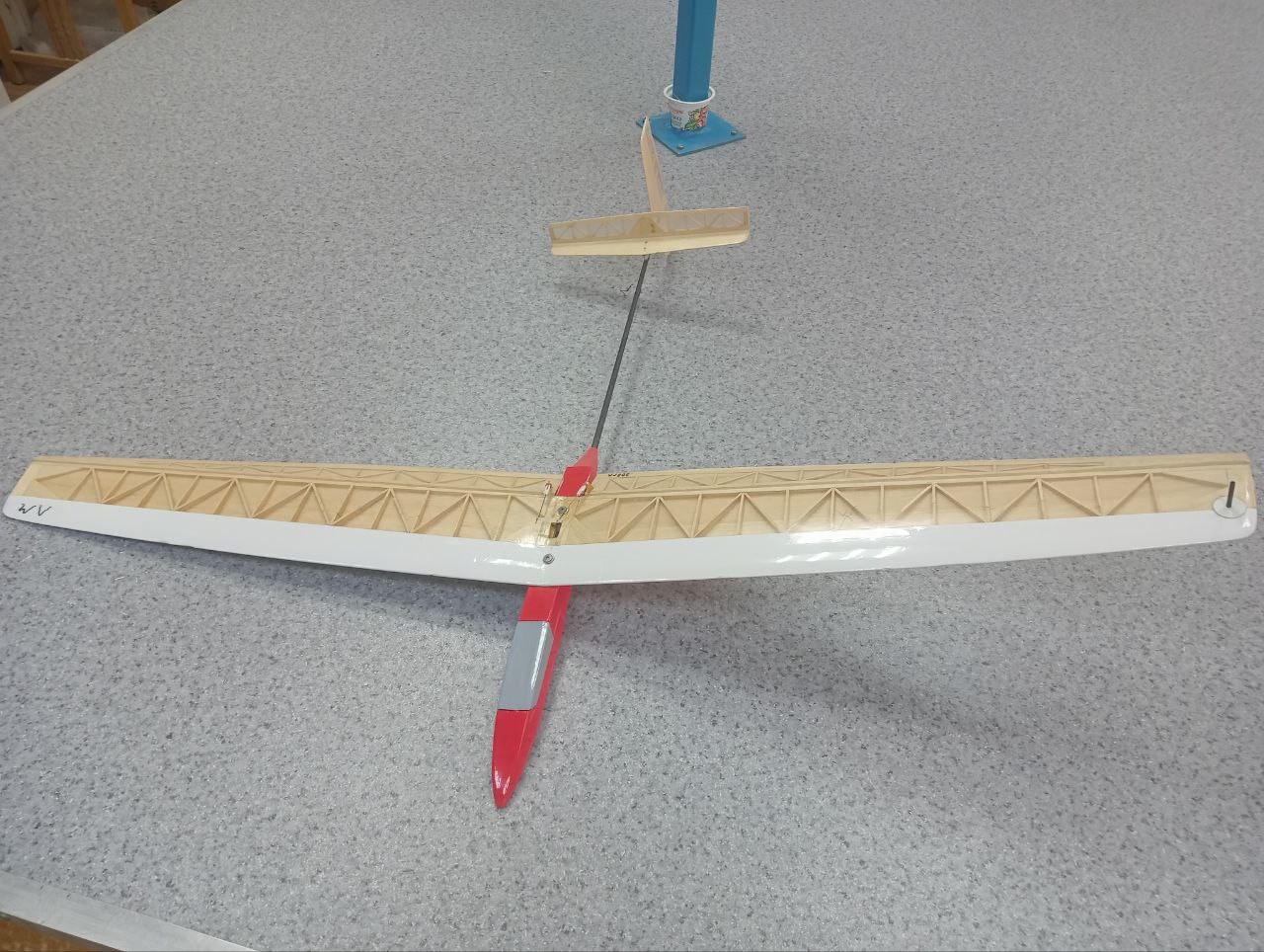 Авиамодель собранная